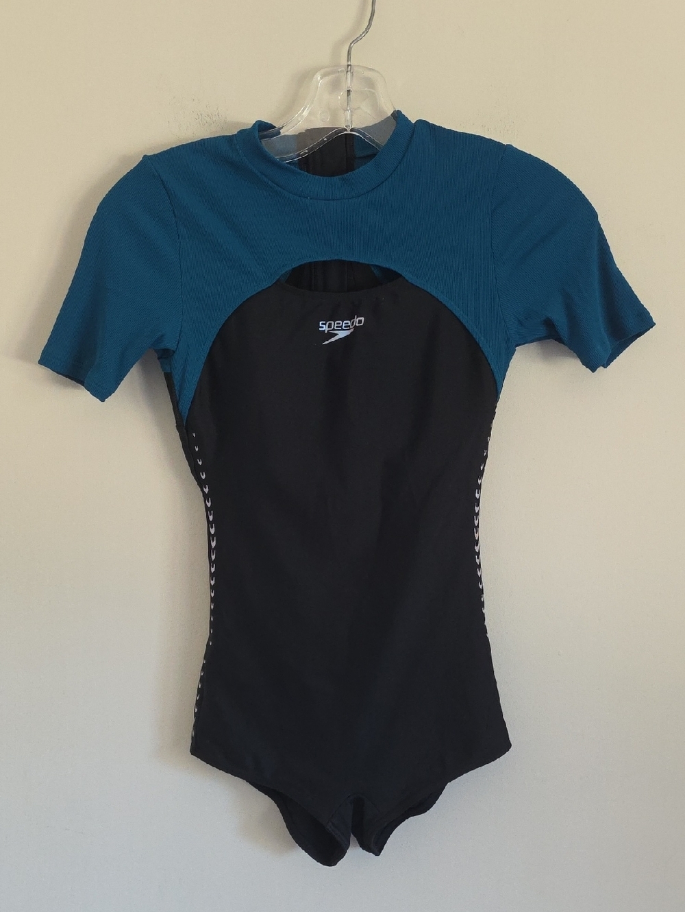 SPEEDO | women's short-sleeved low-leg swimsuit in black and blue sz 6 - Picture 3 of 4